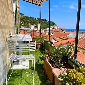  Apartment Cosy Penthouse Old Town Sea View Little Terraces Air Conditionned France